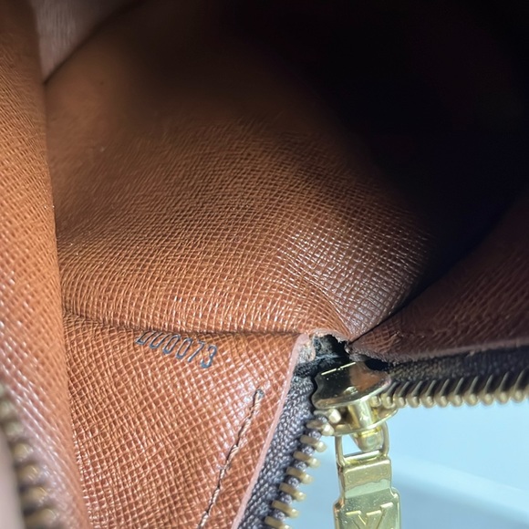 Louis Vuitton Papillon 26 Brown Monogram Canvas Barrel Bag - Picture 10 of 11